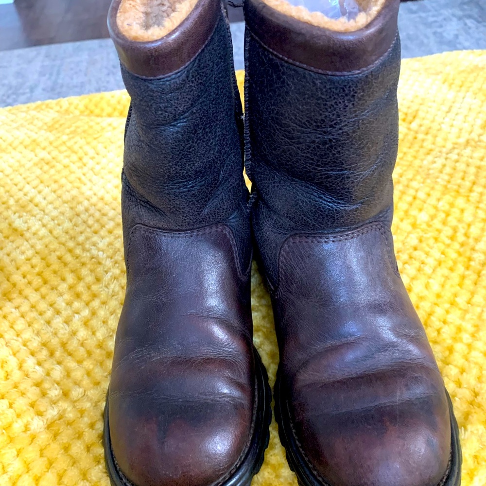 UGG BROOKS BROWN LEATHER BOOTS
